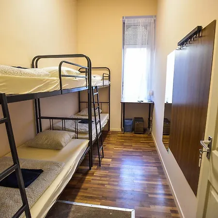 Krudy11 Corner Hostel